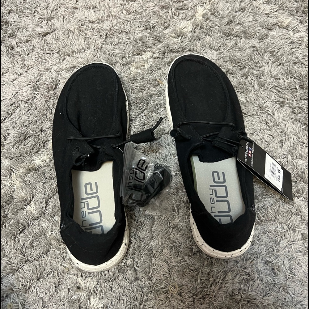 NWT womens hey dudes